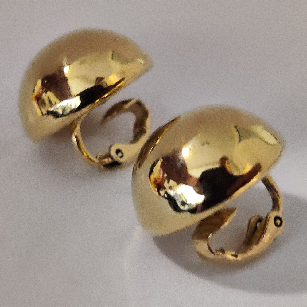 Vintage Trifari Gold Hemisphere Ball earrings